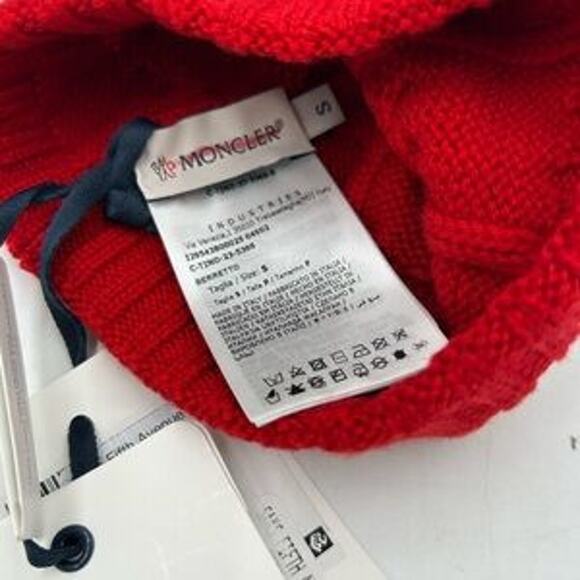Kids Moncler knit beanie size small - Picture 10 of 11